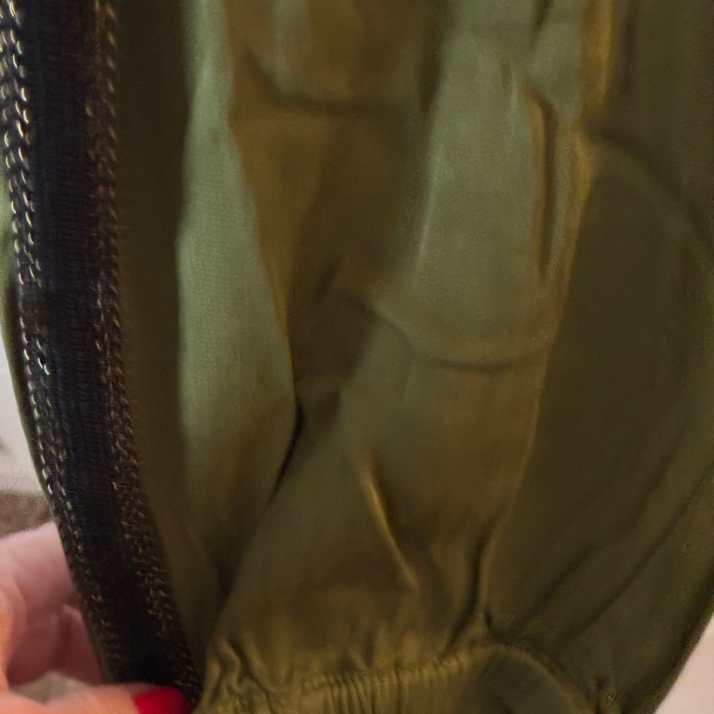 Anthropologie Diandra Pleated Joggers Green Pants Sz. 10Tall - Picture 13 of 16